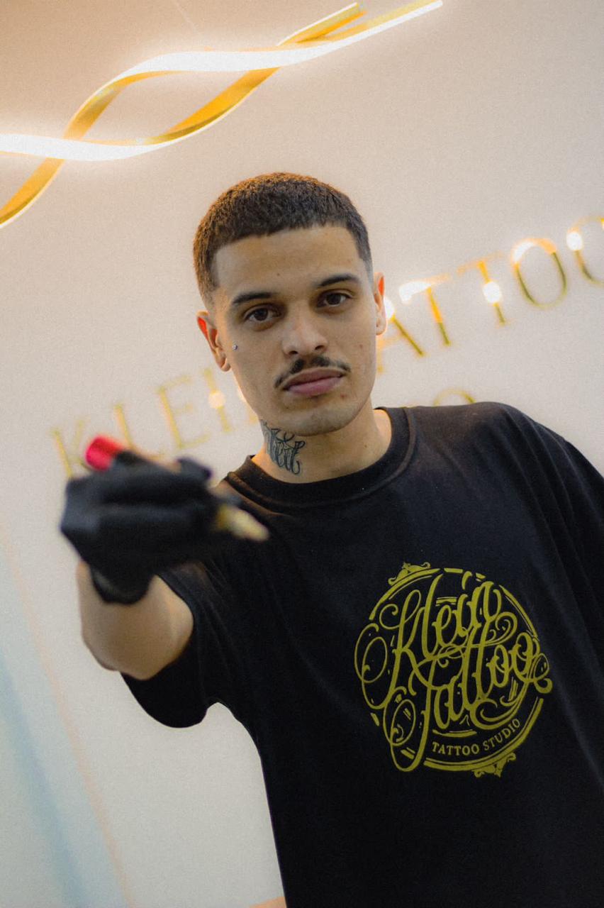 Vitor Klein — Artista de Tatuagem